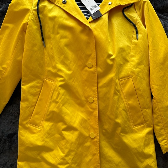 NWT Banana Republic Rain Jacket w Hood and Pockets - Picture 8 of 10